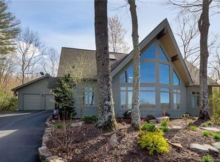 860 Crestview Dr, Brevard, NC 28712