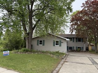 452 Cook St, De Pere, WI 54115