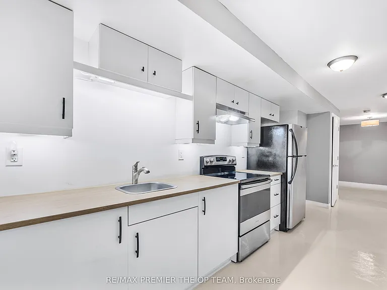 223 Landsbridge St #LOWER — Photo 3