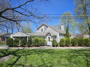 808 Indian Rd, Glenview, IL 60025