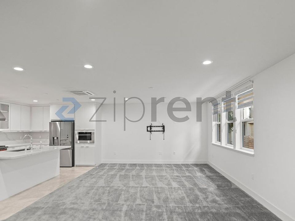 1st image of 1107 Lorenzini Loop