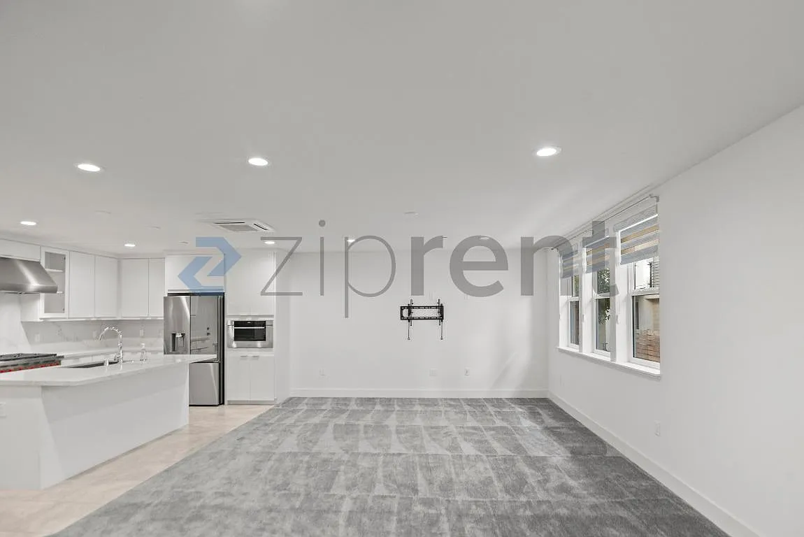 Building Photo - 1107 Lorenzini Loop