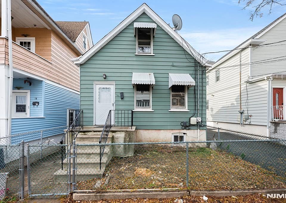 1st image of 16 Loretta St