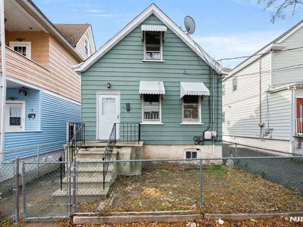 16 Loretta St, Clifton, NJ 07011