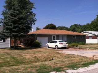 3837 15th St, Moline, IL 61265