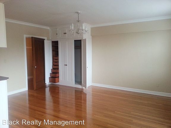 4th image of 328 W 8th Ave APT 402