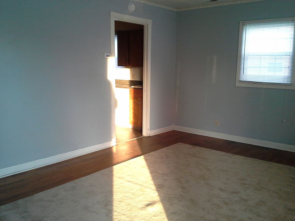 2nd image of 60 Greensward Dr