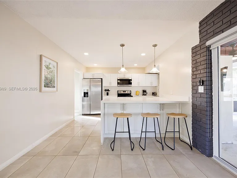609 S Crescent Dr — Photo 8