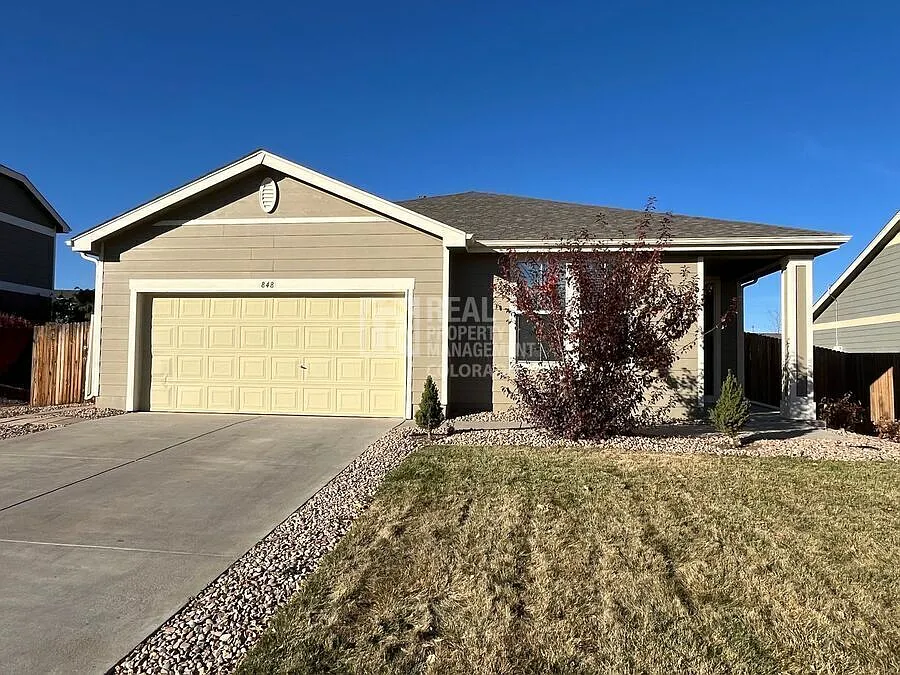 Charming and Spacious Home in Lochbuie, CO — Photo 1