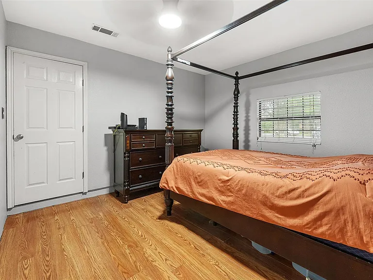 135 Navajo Cir — Photo 21