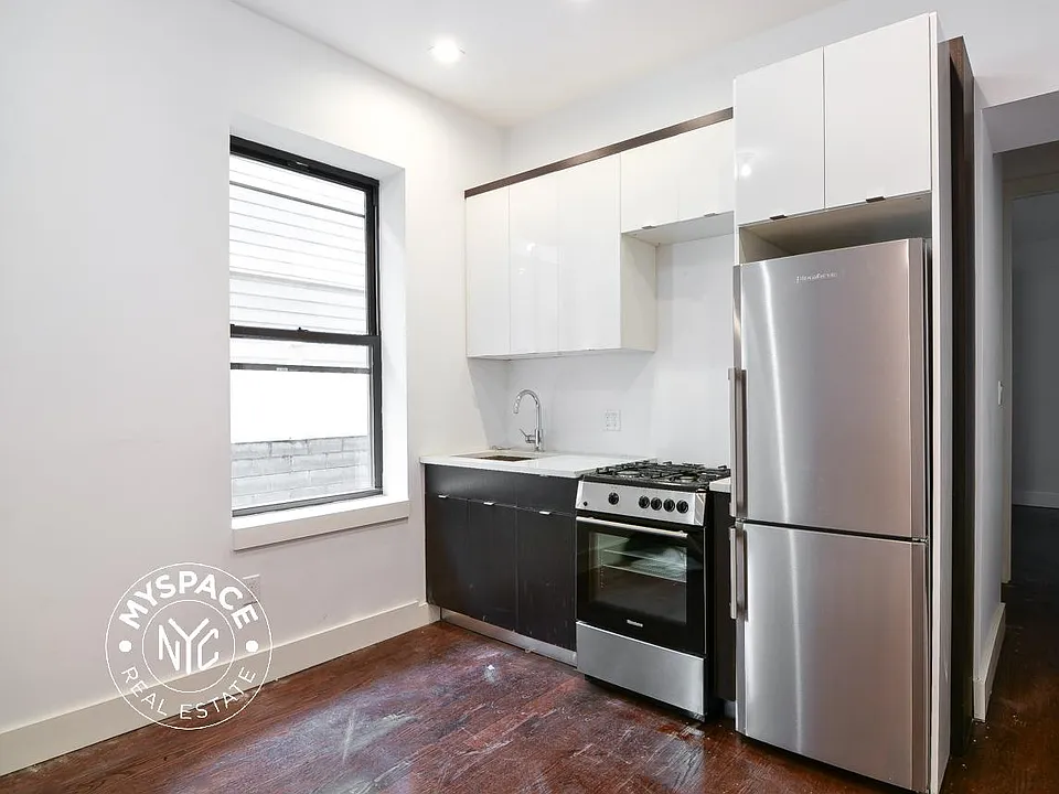 573 E 22nd St #4B