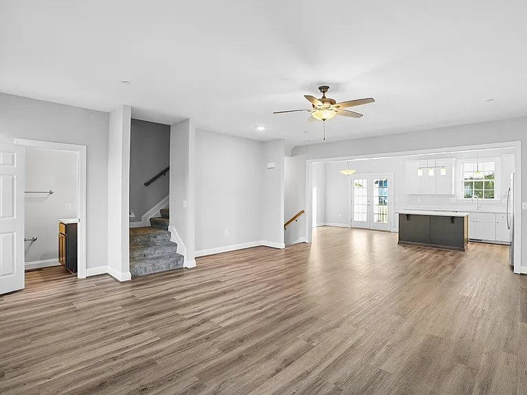 981 Rye Dr — Photo 5