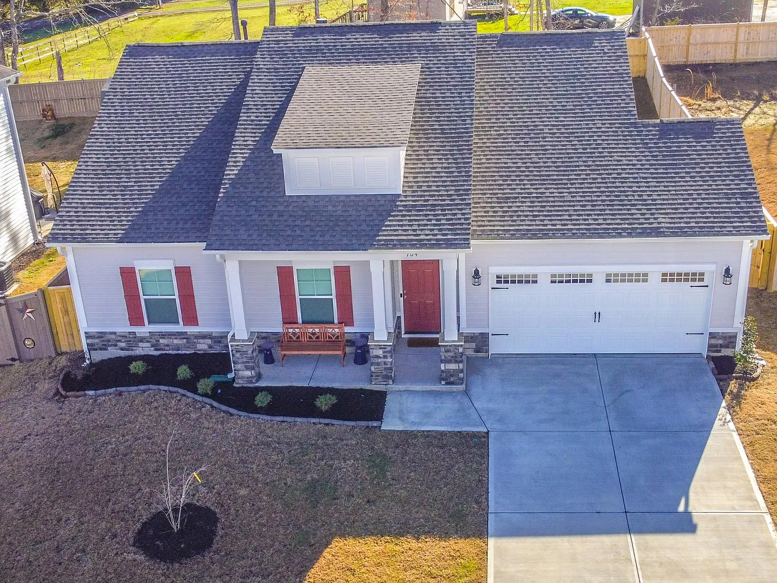 3 bed, 1411 sqft, $2,400 — Photo 3