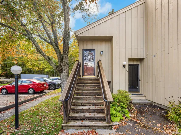 225 Lakeside Drive, South Salem, NY 10590