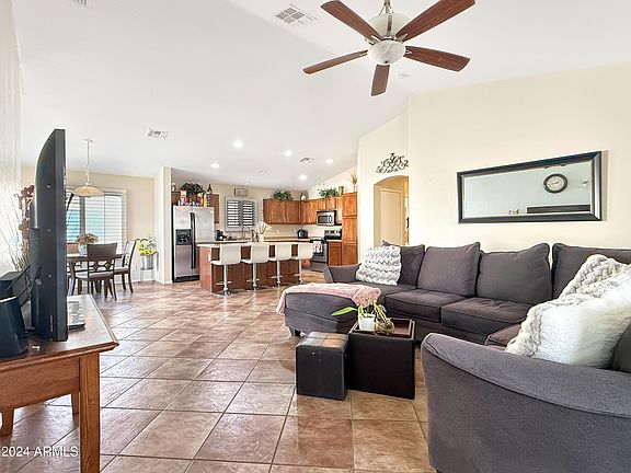 3rd image of 15152 N VERBENA Street