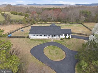 10292 Cliff Mills Rd, Marshall, VA 20115