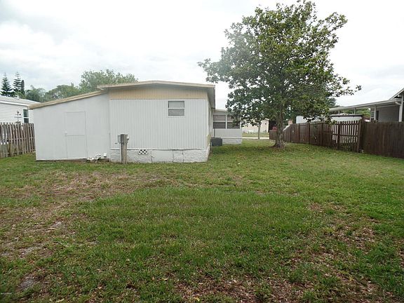 3rd image of 213 Sand Pebble Cir