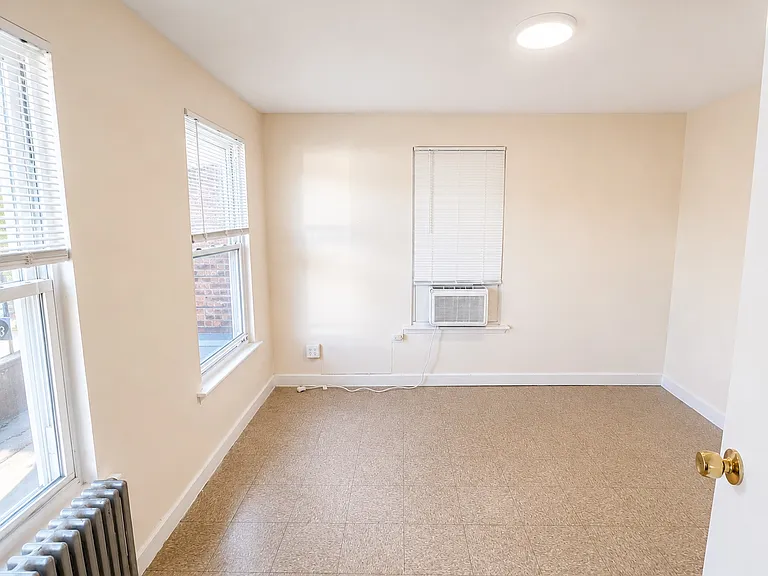 4 N Bleeker St #4 — Photo 6
