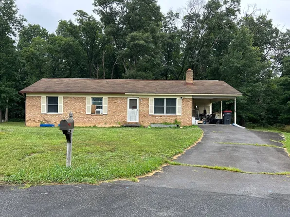 111 Crystal Lake Ct, Stephens City, VA 22655
