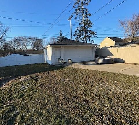 5th image of 4141 Colonial Dr