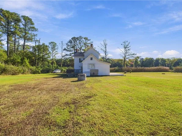 196 Sandy Rd, Diggs, VA 23045