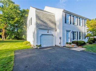 18 Oxford Dr UNIT 18, Suffield, CT 06078