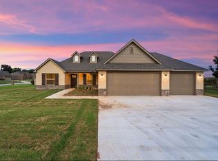 8380 Overlook Trl, Claremore, OK 74019