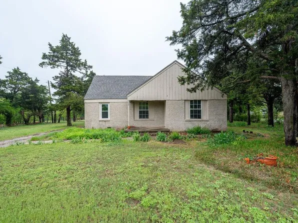 5900 NW 54th St, Warr Acres, OK 73122