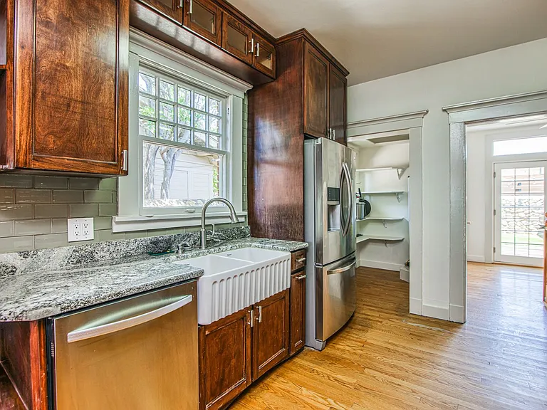 2909 Copper Ave — Photo 5