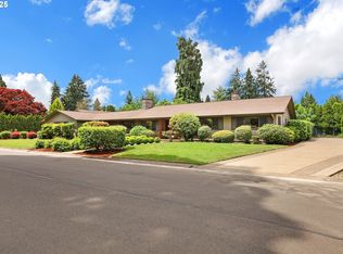 996 Lariat Dr, Eugene, OR 97401