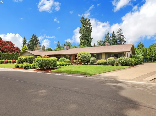 996 Lariat Dr, Eugene, OR 97401
