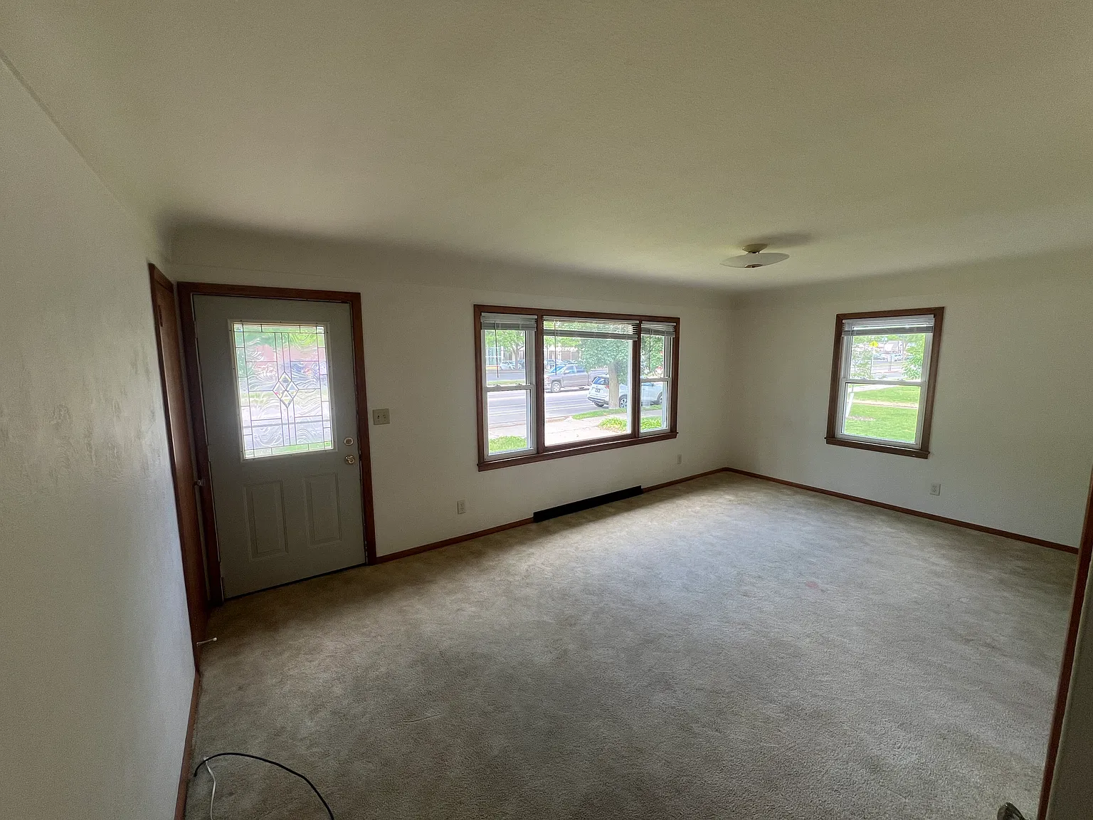 4 bed, 1.5 bath, $1,900 — Photo 3