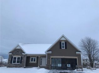 291 Daffodil Trl, Greece, NY 14626