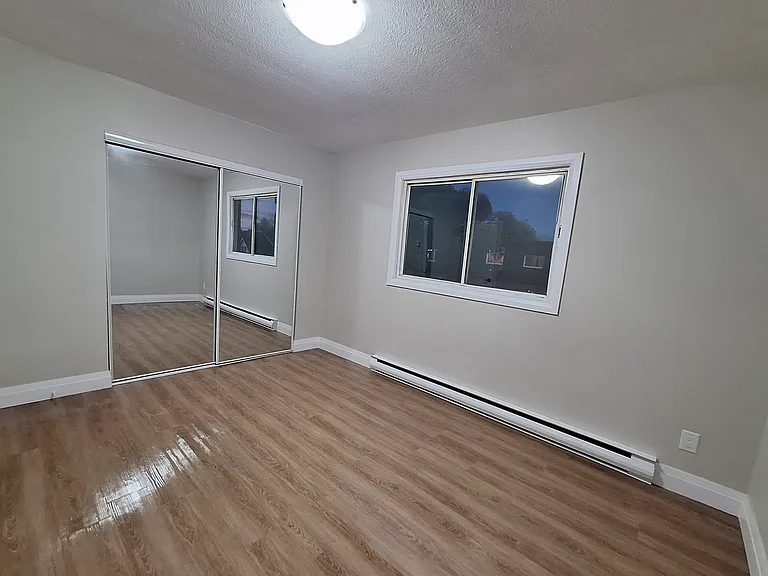 715 Douglas St — Photo 9
