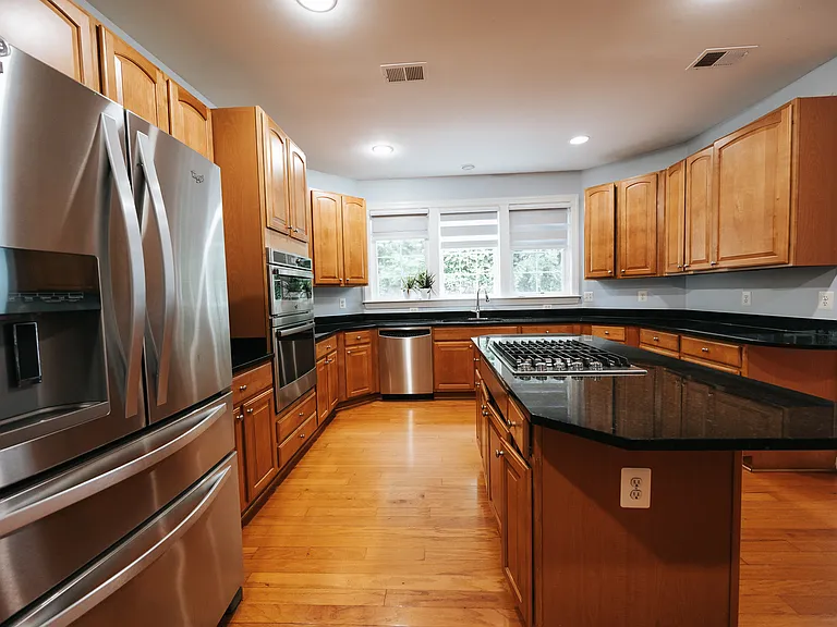 1832 Woods Edge Dr NE — Photo 10