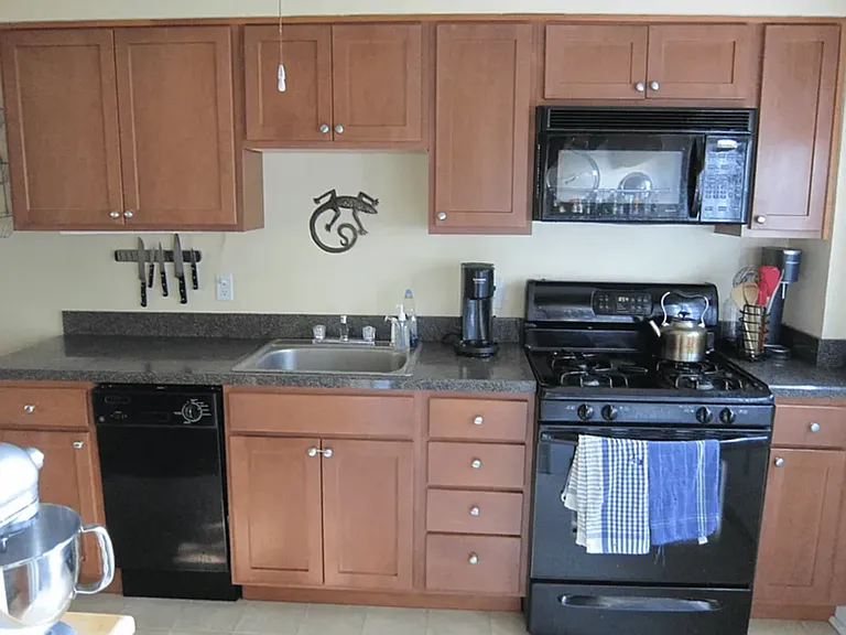 3915 Yolando Rd — Photo 6