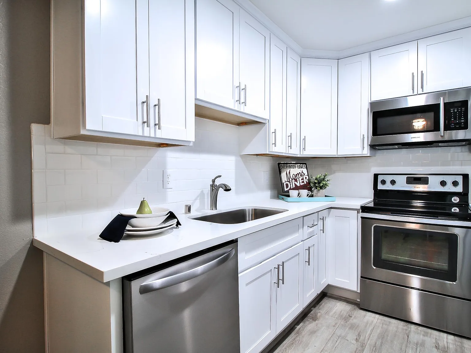 2 bed, 830 sqft, $2,000 — Photo 3