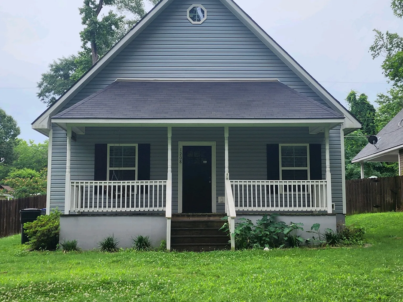 3 bed, 1160 sqft, $1,595 — Photo 1