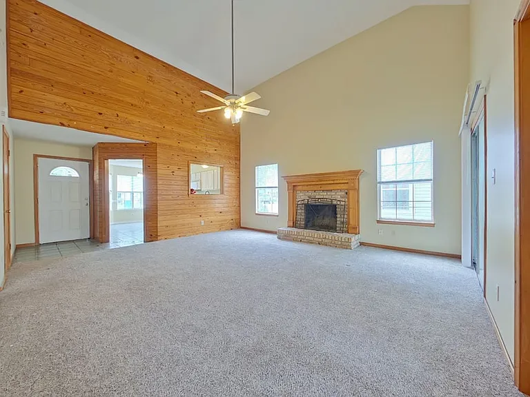 2815 Old Carriage Ln — Photo 5