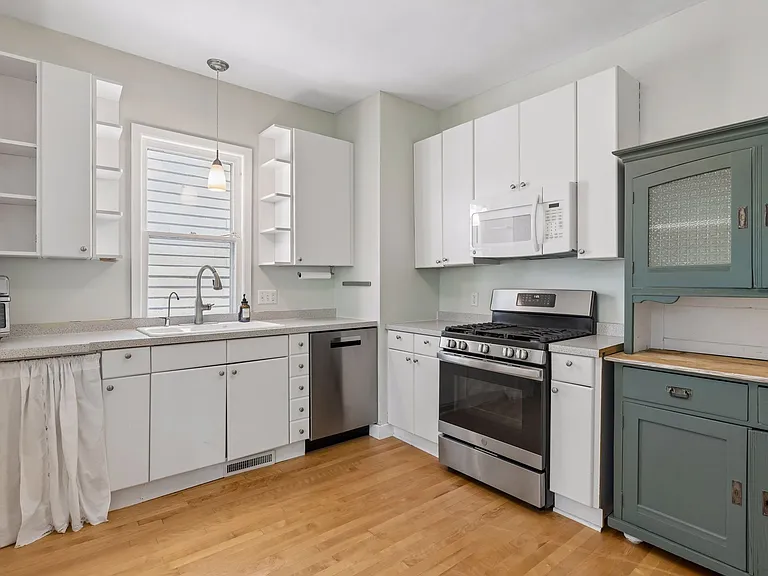 4432 Upton Ave S — Photo 12