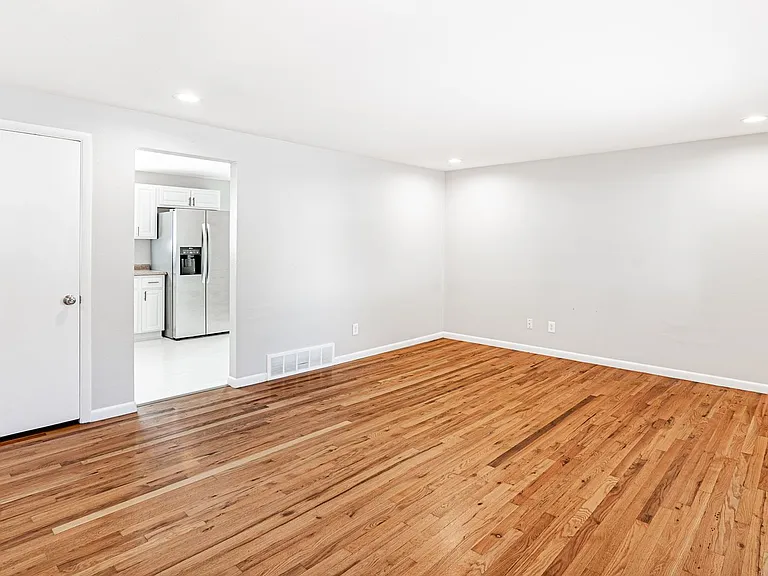 7002 Quay St — Photo 4