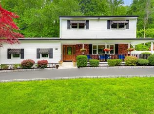 81 Cherry Ln, Airmont, NY 10952