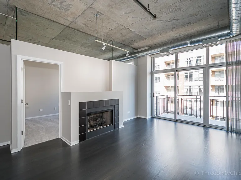 1000 W Adams St — Photo 5