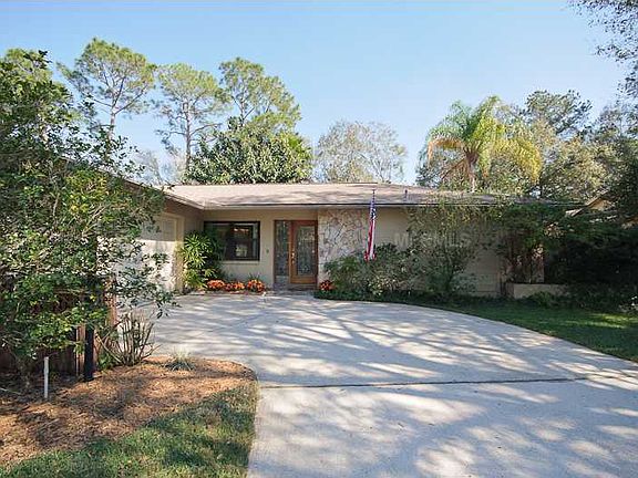 3rd image of 3631 Fairway Forest Cir