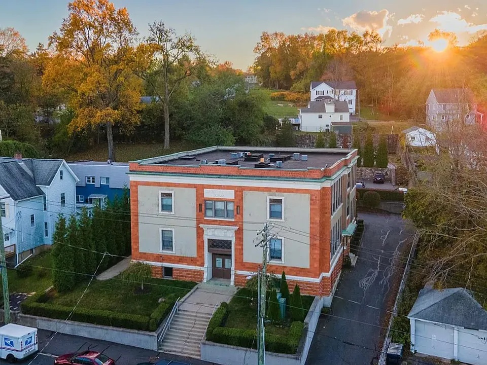 Oak Ave Apartments