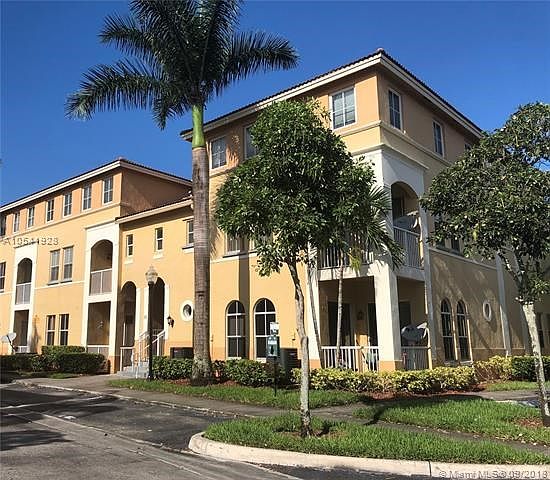 Second floor corner unit