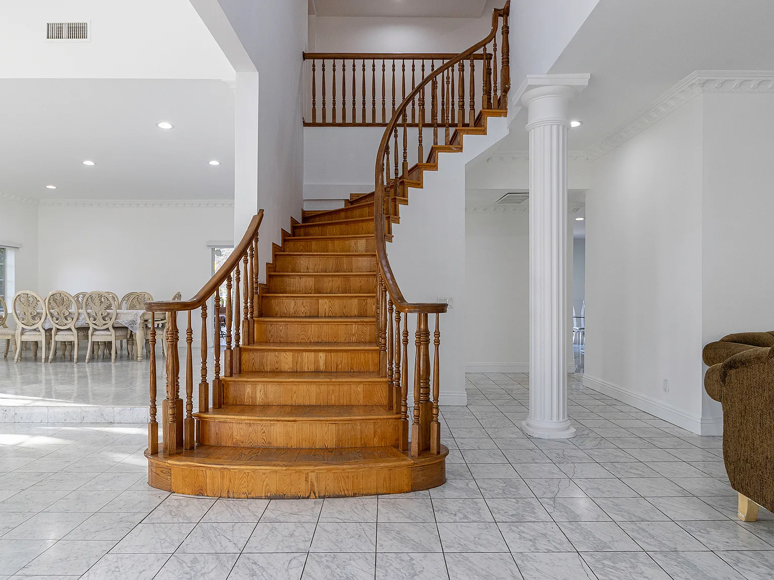 3 bed, 3.5 bath, 3229 sqft, $8,500 — Photo 4