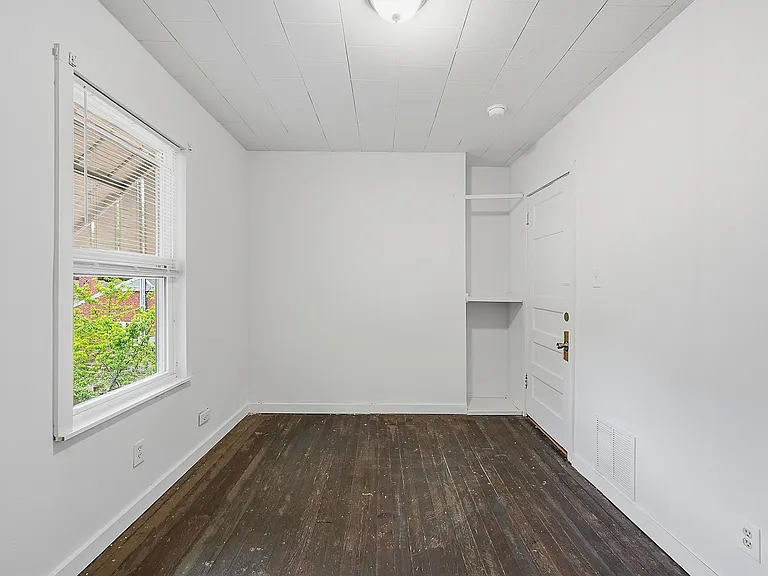 2222 Lawn Ave #6 — Photo 8