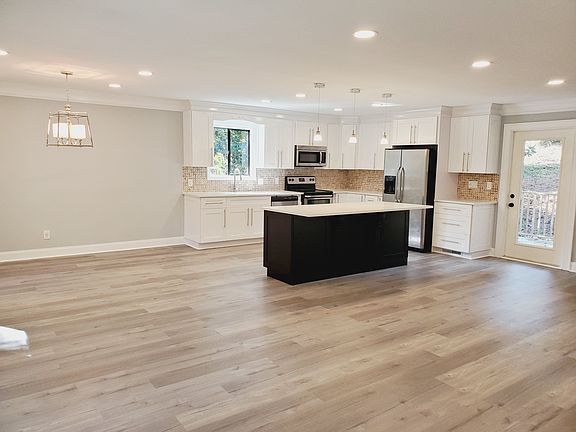 5th image of 3411 Brookhill Cir