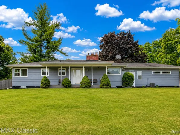 10268 Seven Mile Rd, Northville, MI 48167